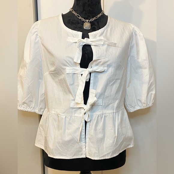 Vigoss Tops - Vigoss White Puff Sleeve Peplum Blouse (M) Ptp 17"